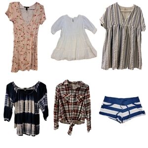 6 items Medium bundle - 1 shipping price! Shirts shorts dresses M